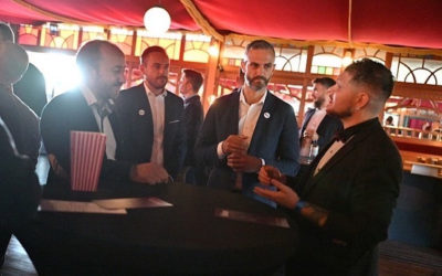 Magicien pour soirée d’entreprise : comment créer une animation qui marque les invités ?